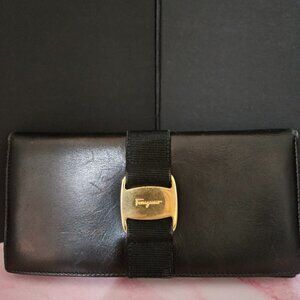 Salvatore Ferragamo Vara Logo Bi-fold Long Wallet